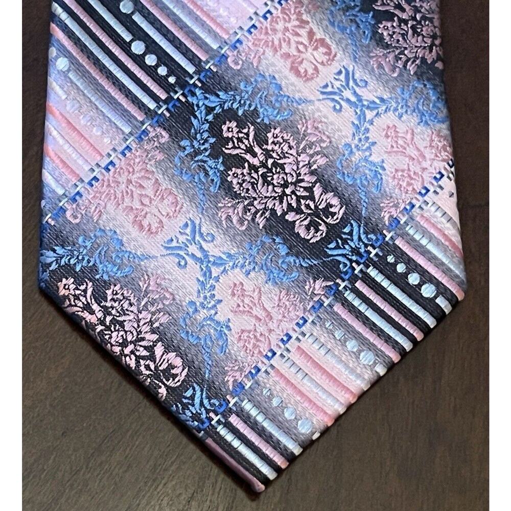 Avanti Uomo Pink Blue Hand Made 100% Polyester Men’s Neck Tie Made In China